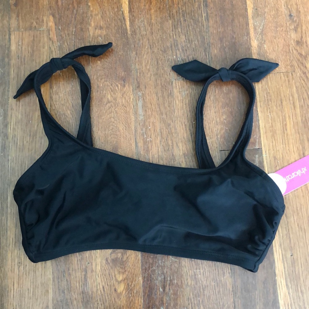 NWT Black bathing suit top